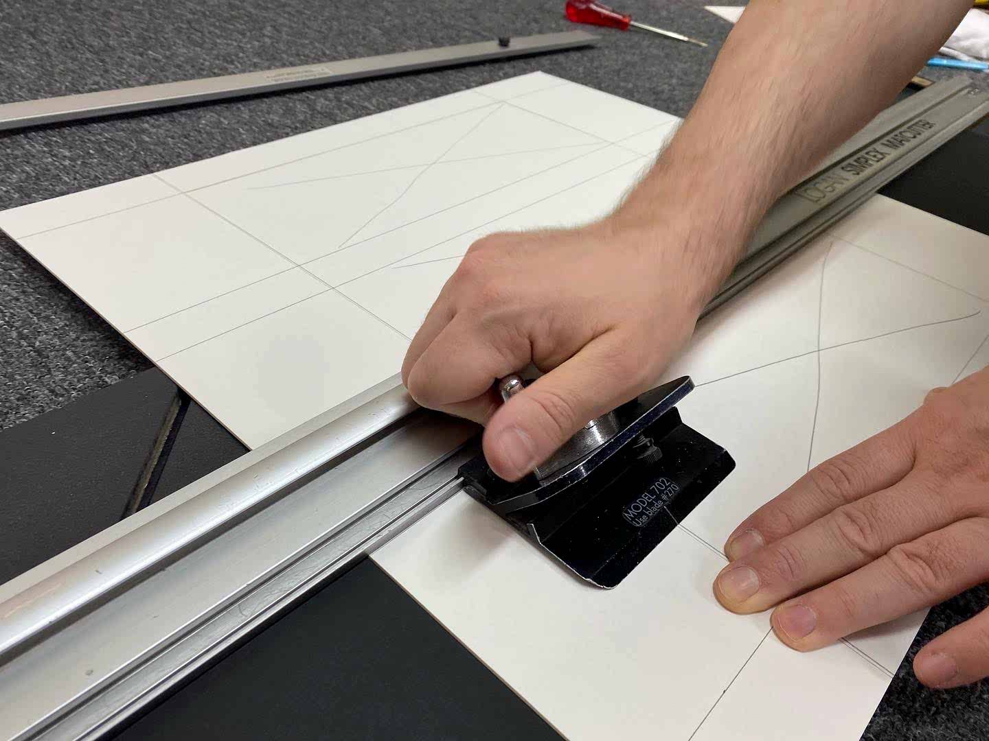 Paspartu kesim makinesi