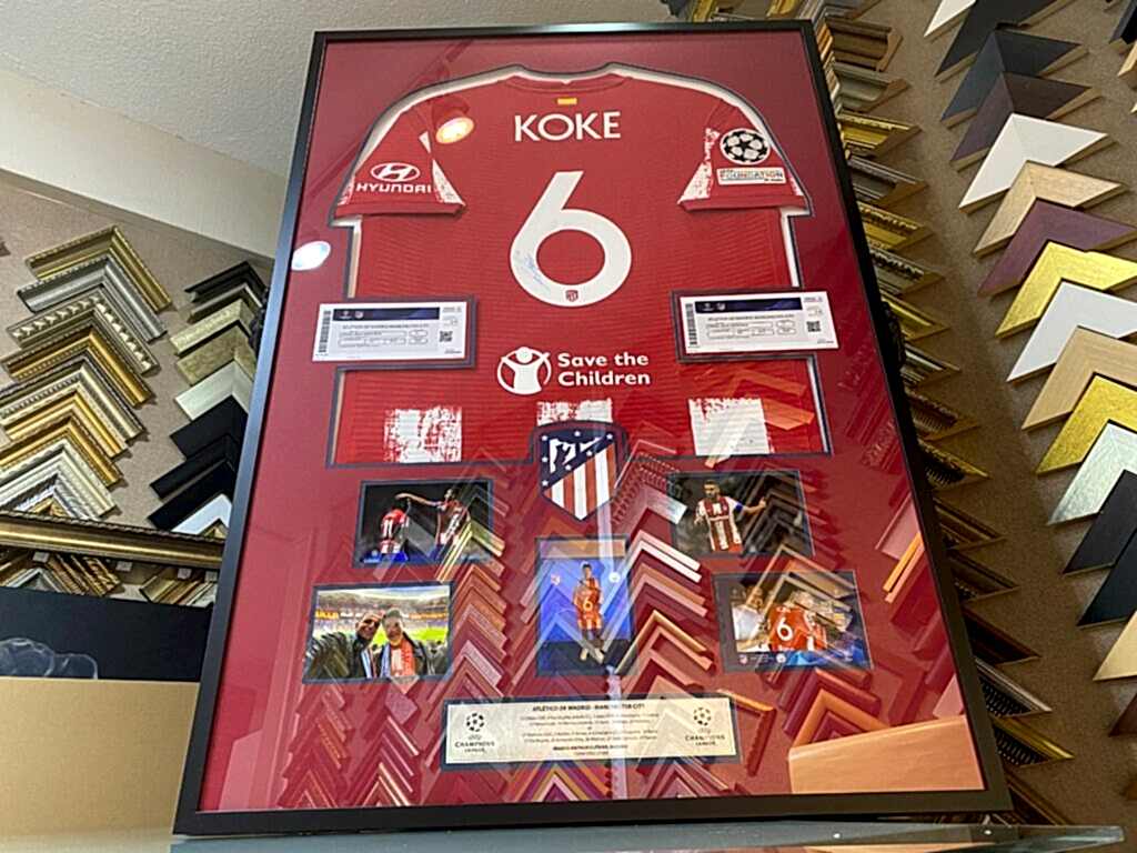 Atletico Madrid, Koke İmzalı Forma Çerçeve Uygulaması