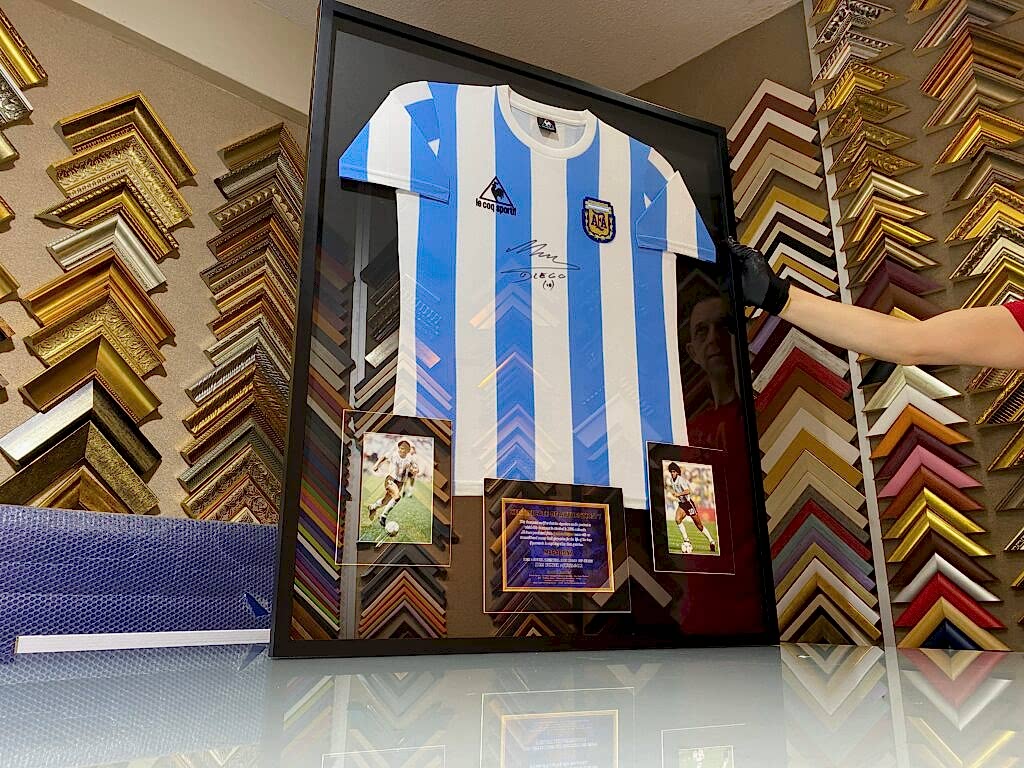 Arjantin, Maradona İmzalı Forma Çerçeve Uygulaması